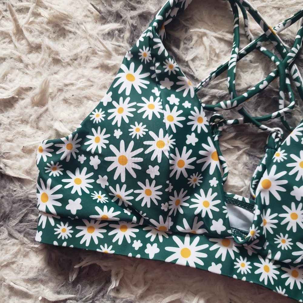 SHEIN green daisy bikini top small - Picture 2 of 5
